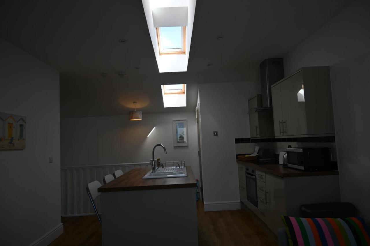 Apartment No. 8, 1 Bed, Sleeps 4 Exmouth Bagian luar foto